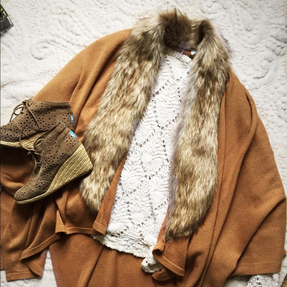 New York & Co. Faux Fur Poncho